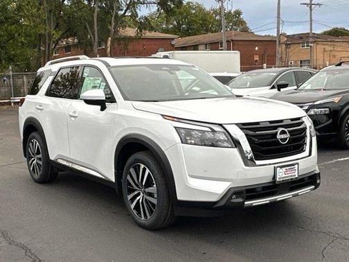 2025 Nissan Pathfinder Platinum