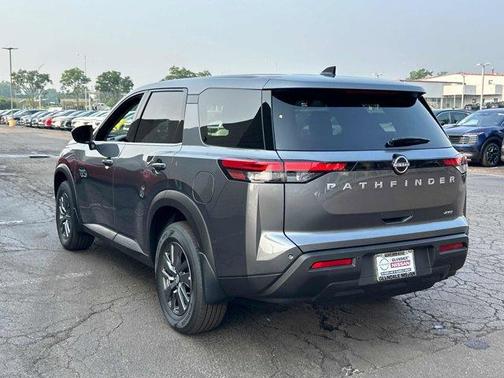 2025 Nissan Pathfinder S