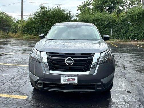 2025 Nissan Pathfinder S
