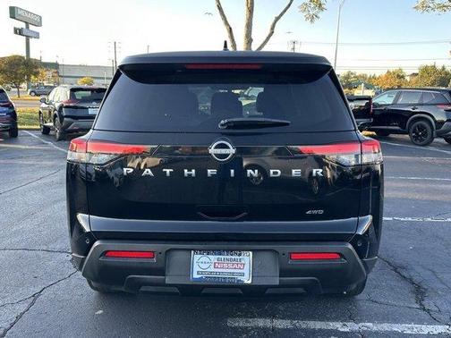 2022 Nissan Pathfinder S