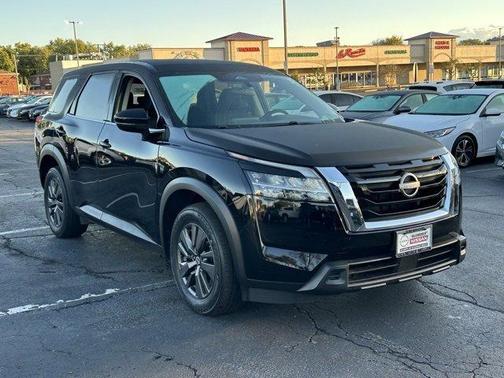 2022 Nissan Pathfinder S