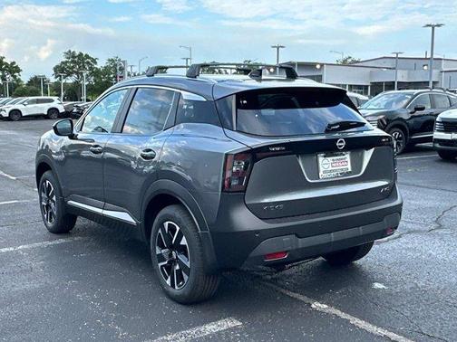 Gun Metallic 2026 Nissan Kicks SV