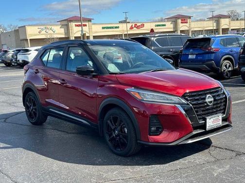 2 Tone Red / Black 2023 Nissan Kicks SR