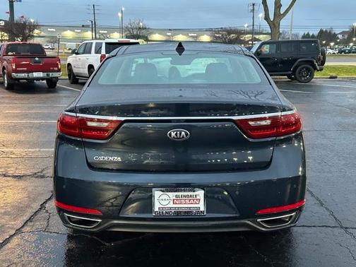 2019 Kia Cadenza Technology