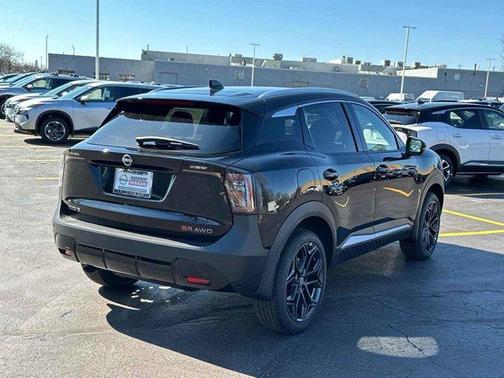 2025 Nissan Kicks SR