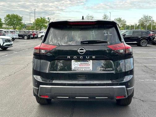 2025 Nissan Rogue SL