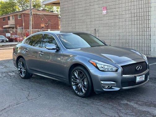 Gun Metallic 2016 INFINITI Q70 3.7X
