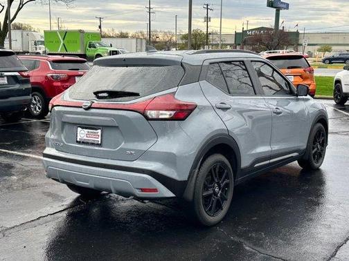 2023 Nissan Kicks SR