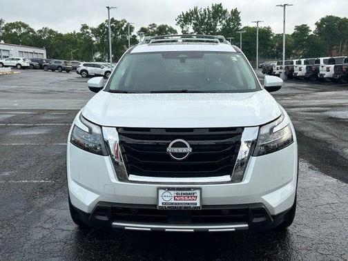 Everest White P 2025 Nissan Pathfinder SL