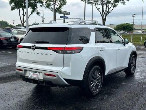 Everest White P 2025 Nissan Pathfinder SL