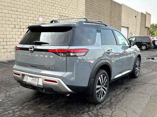 2025 Nissan Pathfinder Platinum