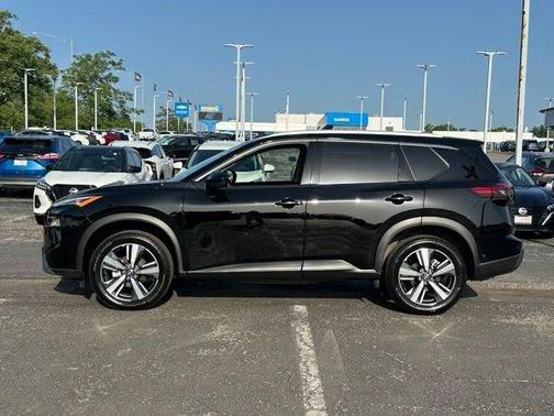 Super Black 2026 Nissan Rogue SL