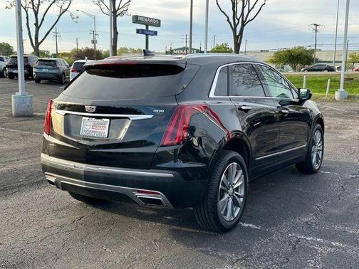 Stellar Black Metallic 2022 Cadillac XT5 Premium Luxury