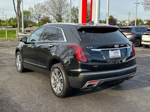 Stellar Black Metallic 2022 Cadillac XT5 Premium Luxury
