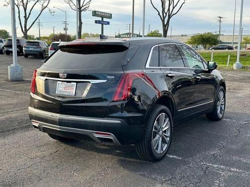 Stellar Black Metallic 2022 Cadillac XT5 Premium Luxury