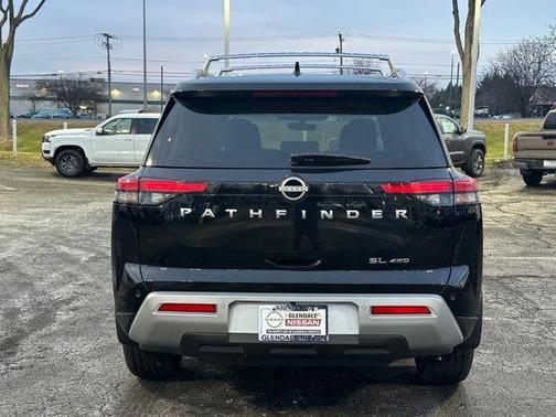 2025 Nissan Pathfinder SL