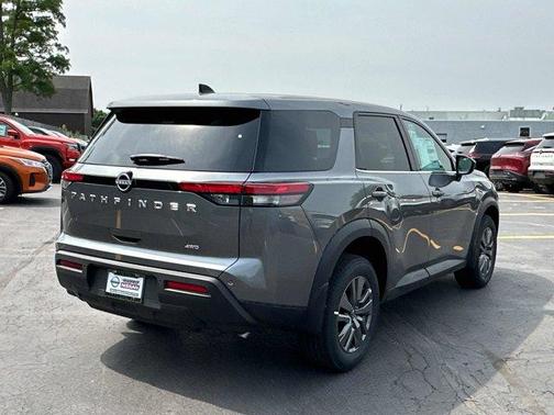 2025 Nissan Pathfinder S
