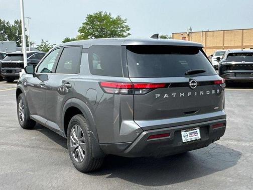 2025 Nissan Pathfinder S