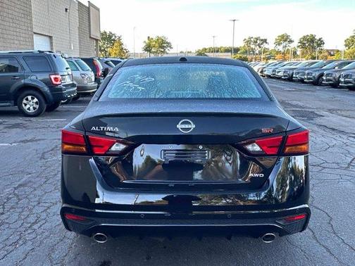 2025 Nissan Altima SR