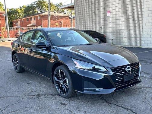 2025 Nissan Altima SR