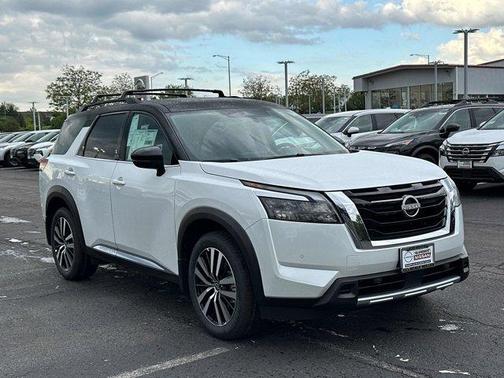 2025 Nissan Pathfinder Platinum
