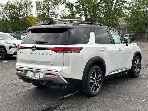 2025 Nissan Pathfinder Platinum