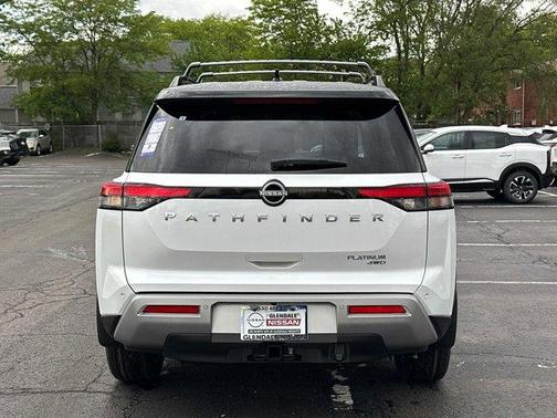 2025 Nissan Pathfinder Platinum
