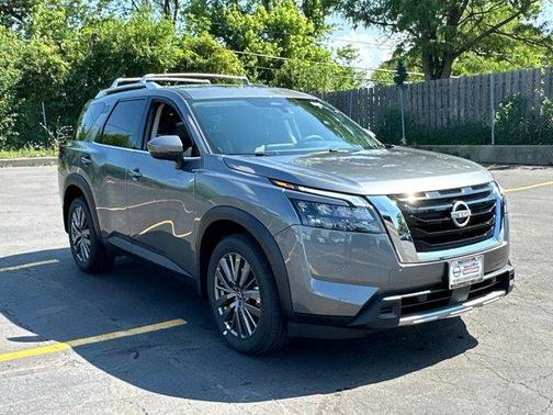 2025 Nissan Pathfinder SL