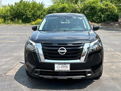 2025 Nissan Pathfinder S
