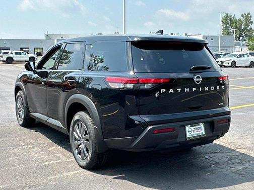 2025 Nissan Pathfinder S