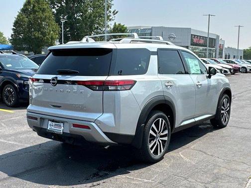 2025 Nissan Pathfinder Platinum