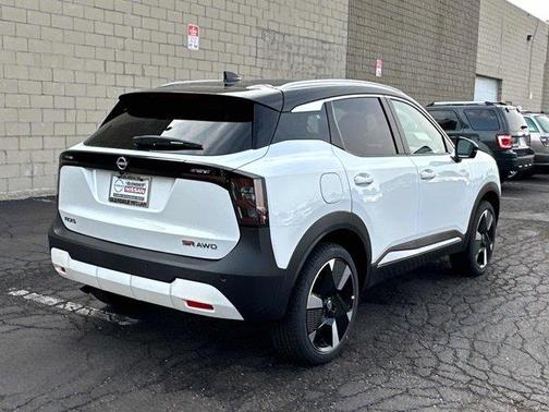 2025 Nissan Kicks SR