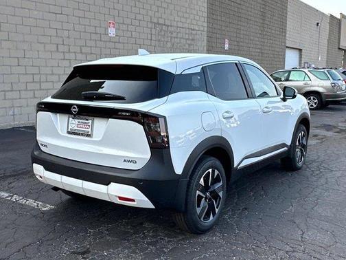 2025 Nissan Kicks SV