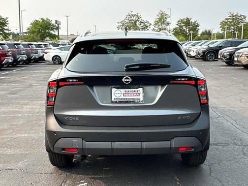 2025 Nissan Kicks SV