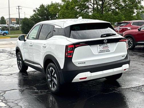 2025 Nissan Kicks SV