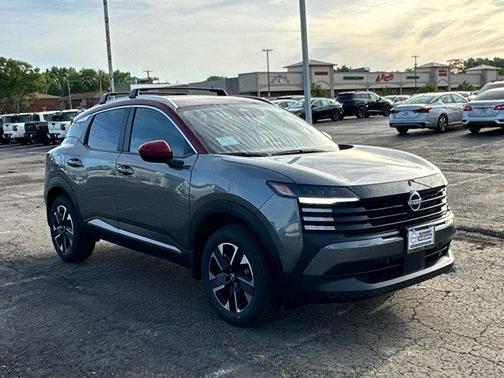 2t Gun Red Roof 2026 Nissan Kicks SV