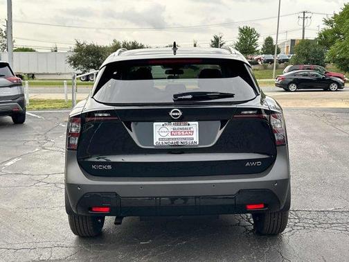 2025 Nissan Kicks SV