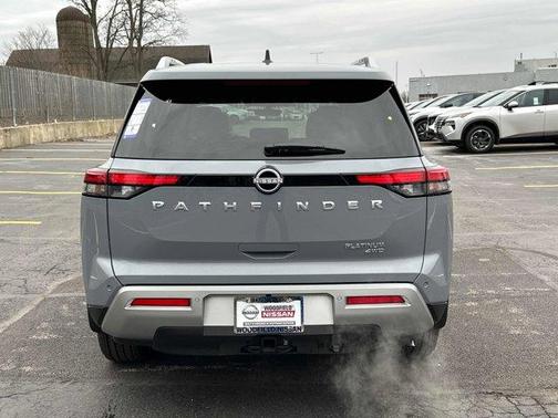 2025 Nissan Pathfinder Platinum