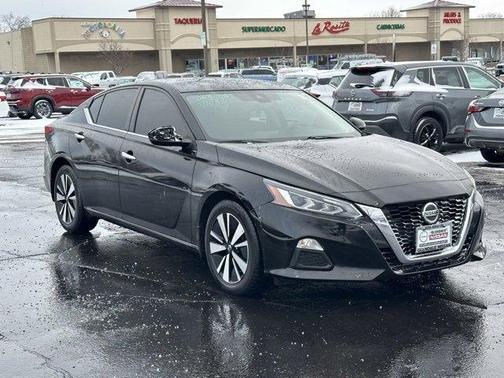 2022 Nissan Altima 2.5 SV