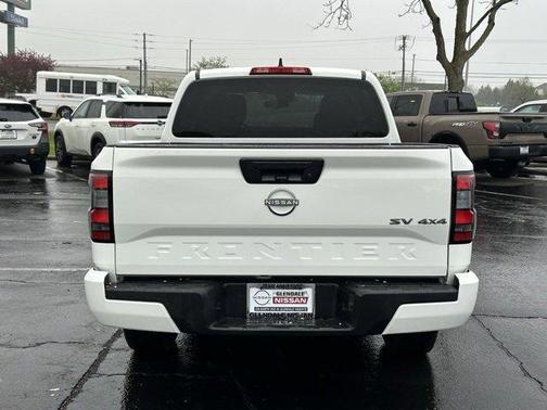 2024 Nissan Frontier SV
