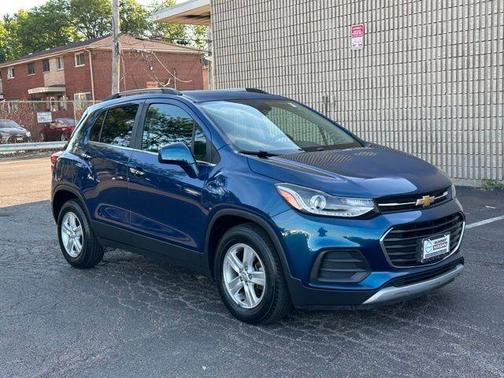 Pacific Blue Metallic 2019 Chevrolet Trax LT