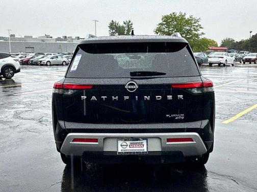 2025 Nissan Pathfinder Platinum