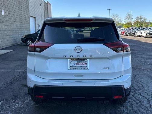 2025 Nissan Rogue SV
