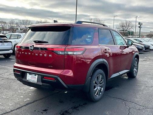 2026 Nissan Pathfinder SV