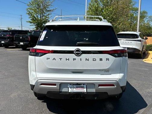 2025 Nissan Pathfinder Platinum