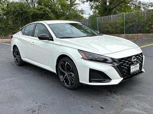 2025 Nissan Altima SR