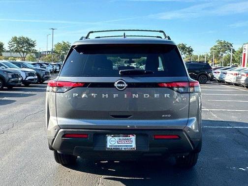 2025 Nissan Pathfinder SV