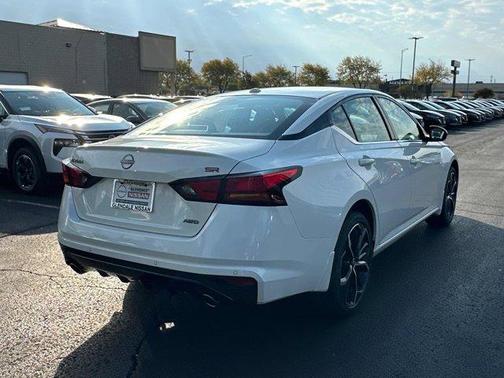 2025 Nissan Altima SR