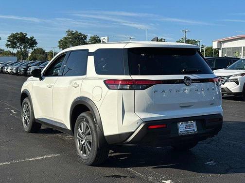 2025 Nissan Pathfinder S