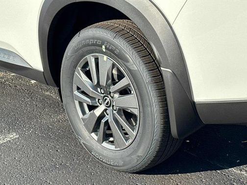 2025 Nissan Pathfinder S